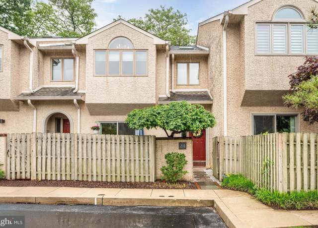 Property at 24 Greythorne Woods Cir, Wayne, PA 19087, 3 beds, 2.5 baths