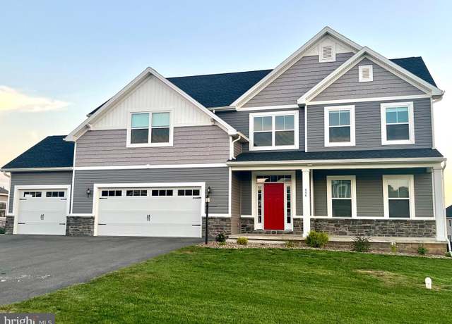 Property at 454 Winchester Dr, Chambersburg, PA 17202, 4 beds, 2.5 baths