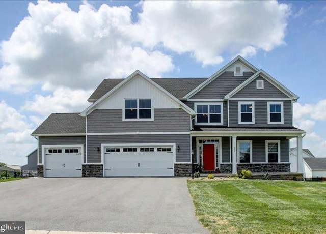 Property at 454 Winchester Dr, Chambersburg, PA 17202, 4 beds, 2.5 baths