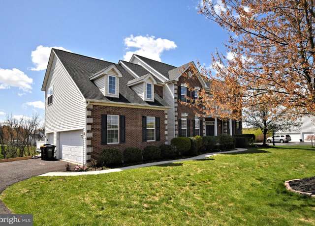 Property at 204 Grasshopper Ln, Royersford, PA 19468, 4 beds, 3.5 baths