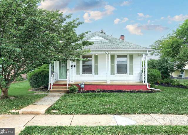 Property at 806 Pacific Ave, York, PA 17404, 2 beds, 1 bath