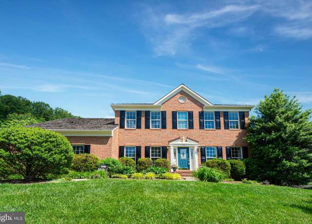 Property at 635 Meade Dr SW, Leesburg, VA 20175, 4 beds, 2.5 baths