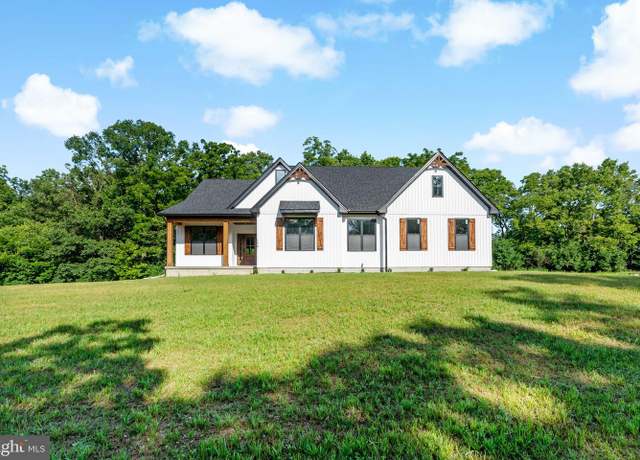 Property at 108 Pabaleena Ln, Kearneysville, WV 25430, 4 beds, 2.5 baths