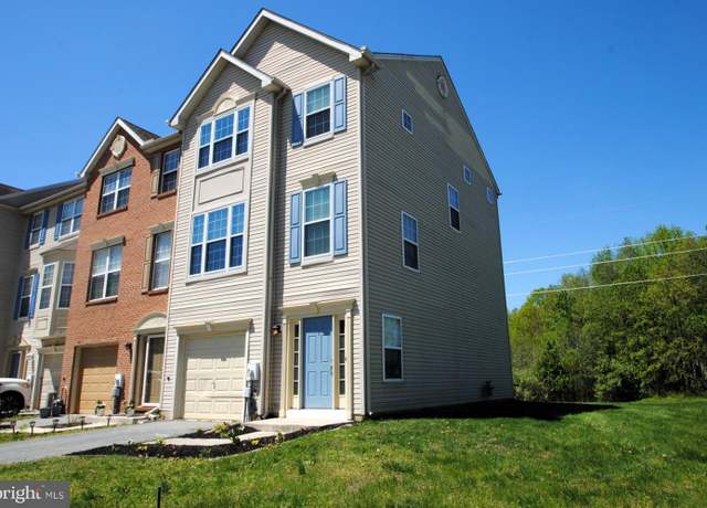 Property at 1 Shane Cir, Bear, DE 19701, 3 beds, 2.5 baths
