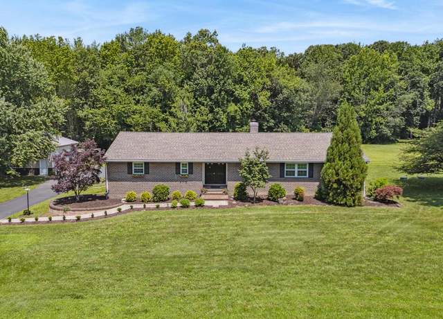 Property at 677 Old Porter Rd, Bear, DE 19701, 3 beds, 2.5 baths