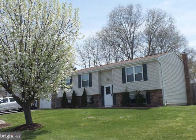 Property at 10233 Briarwood Pl, Waldorf, MD 20601, 4 beds, 3 baths