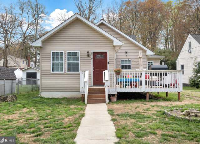 Property at 6519 Woodland Rd, Suitland, MD 20746, 4 beds, 2 baths