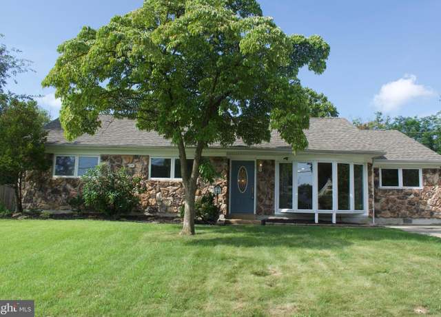 Property at 212 Kingsley Rd, Cherry Hill, NJ 08034, 3 beds, 1.5 baths