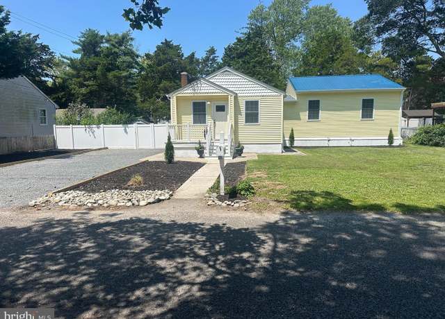 Property at 5 N 14th St, Villas, NJ 08251, 4 beds, 2 baths