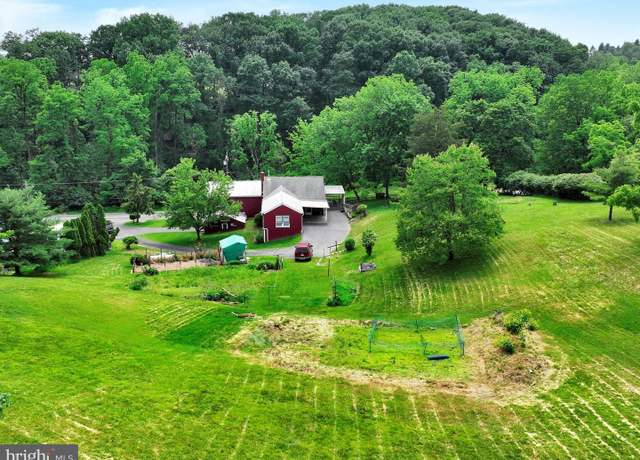 Property at 947 Shoemakersville Rd, Shoemakersville, PA 19555, 5 beds, 2 baths