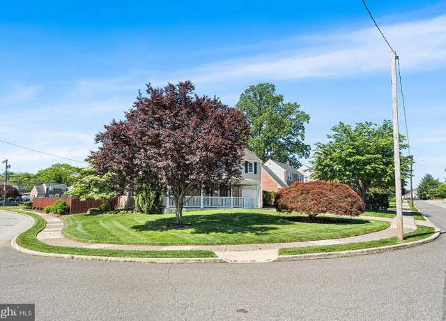 Property at 2400 Georgian Ln, Broomall, PA 19008, 3 beds, 3 baths