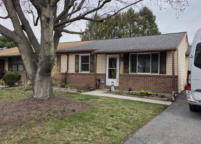 Property at 17 Turnbridge Dr, Lancaster, PA 17603, 2 beds, 1 bath
