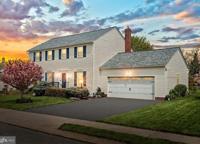 Property at 3030 Quail Ln, York, PA 17408, 4 beds, 2.5 baths