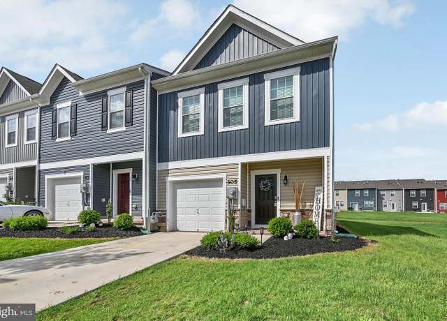 Property at 305 Maple Run Dr, York, PA 17404, 3 beds, 2.5 baths