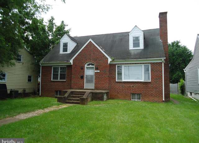 Property at 1501 Dixon St, Fredericksburg, VA 22401, 4 beds, 2 baths