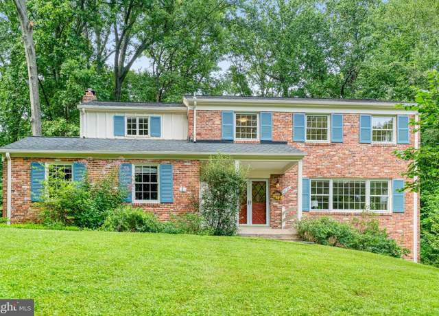 Property at 9130 Saint Marks Pl, Fairfax, VA 22031, 5 beds, 3.5 baths