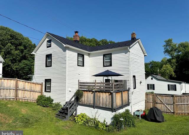 Property at 810 S George St, Charles Town, WV 25414, 3 beds, 2 baths