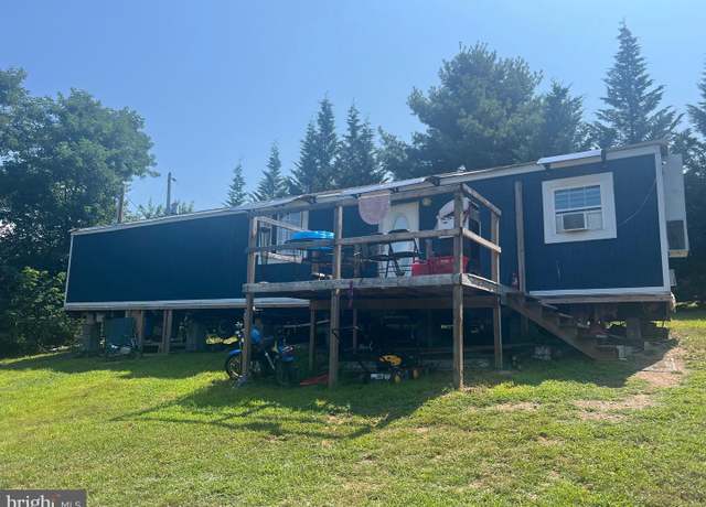 Property at 49 Maggies Ln, Berkeley Springs, WV 25411, 2 beds, 1 bath