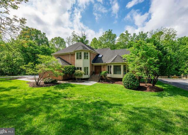 Property at 10514 Macarthur Blvd, Potomac, MD 20854, 6 beds, 5 baths