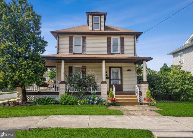 Property at 400 W 3rd St W, Florence, NJ 08518, 4 beds, 2 baths
