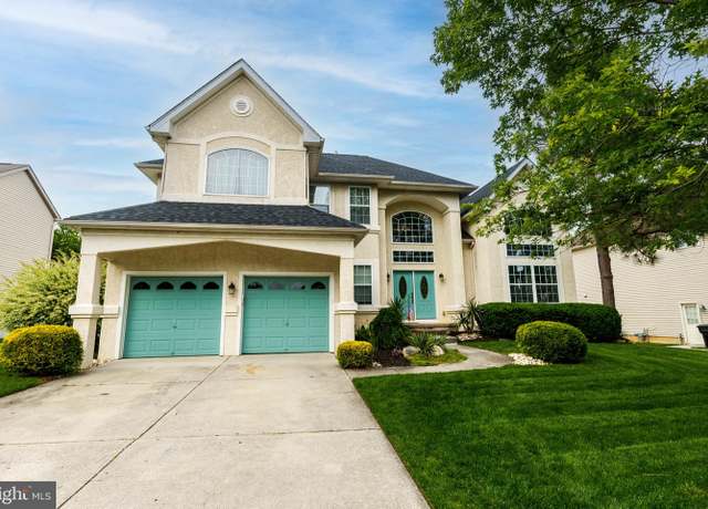 Property at 5 Canyon Dr, Berlin, NJ 08009, 4 beds, 2.5 baths