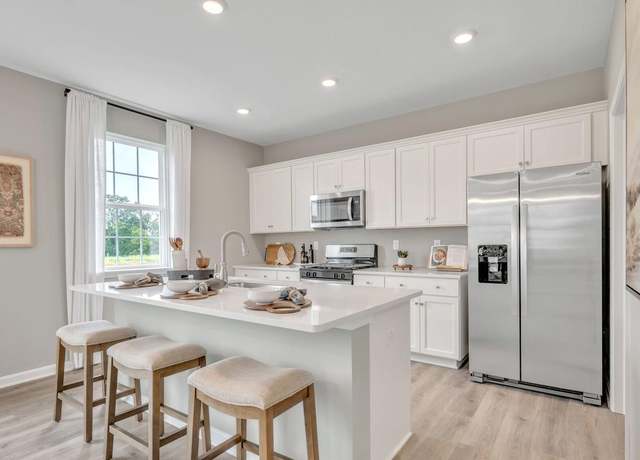 Property at 10 Fawcett Blvd, Barnegat, NJ 08005, 4 beds, 2.5 baths