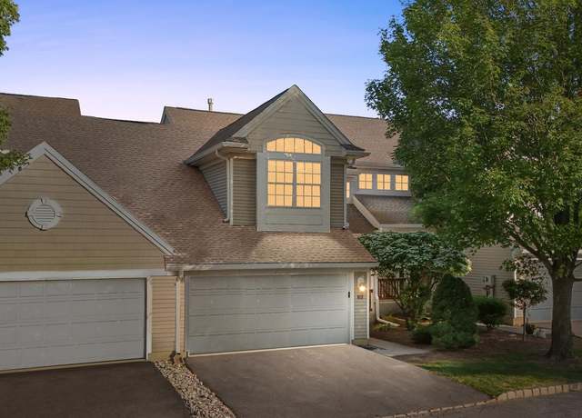 Property at 133 Marlboro Cir, Stewartsville, NJ 08886, 3 beds, 2.5 baths