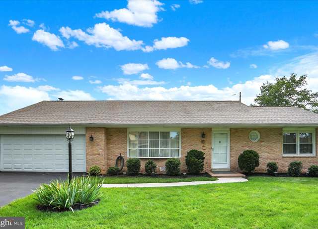 Property at 528 Fairway Dr, Camp Hill, PA 17011, 2 beds, 2 baths