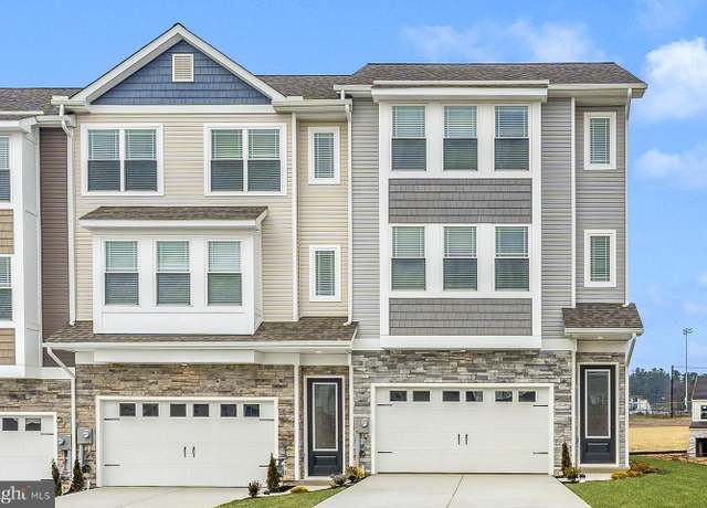 Property at 521 Abigail Ave, Waynesboro, PA 17268, 3 beds, 2.5 baths