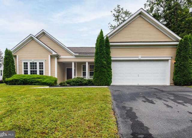 Property at 1242 Coventry Ct, Fayetteville, PA 17222, 3 beds, 2 baths