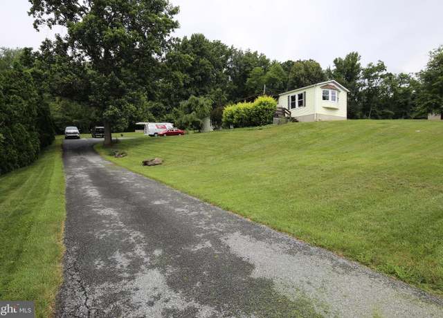 Property at 2428 N Penryn Rd, Manheim, PA 17545, 3 beds, 1 bath