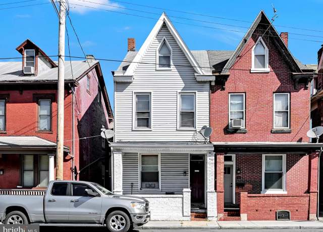 Property at 1127 Walnut St, Lebanon, PA 17042, 3 beds