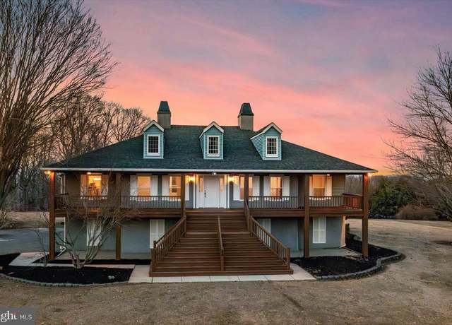 Property at 45 Woodshire Dr, Easton, PA 18042, 5 beds, 3.5 baths