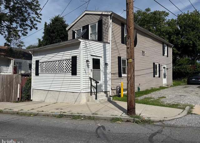 Property at 221 Kings Mill Rd, York, PA 17401, 3 beds, 1 bath