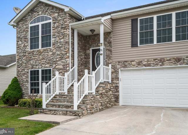 Property at 81 Toulouse Ln, Martinsburg, WV 25403, 4 beds, 2.5 baths