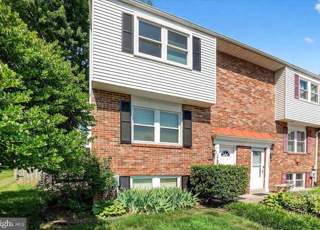 Property at 17500 Kohlhoss Rd, Poolesville, MD 20837, 3 beds, 2.5 baths