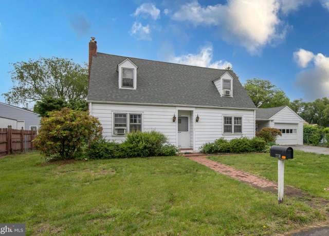 Property at 2230 Edgely Rd, Levittown, PA 19057, 3 beds, 1.5 baths