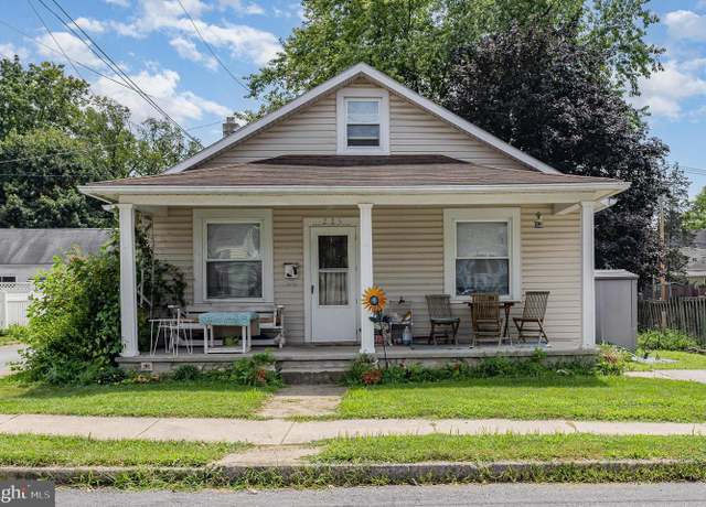 Property at 225 E 2nd St, Hummelstown, PA 17036, 2 beds, 1 bath