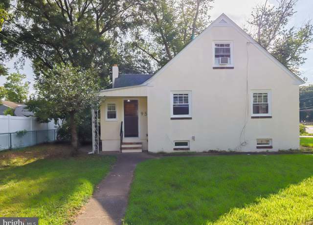 Property at 95 1st Ave, Essington, PA 19029, 3 beds, 3 baths