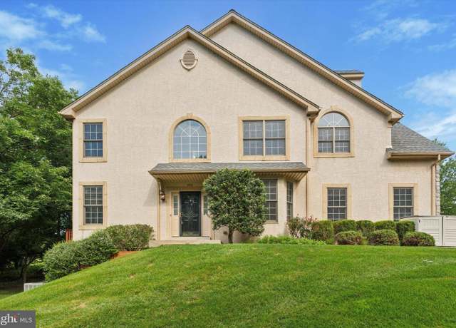 Property at 29 Penn Crossing Dr, East Norriton, PA 19401, 3 beds, 3.5 baths