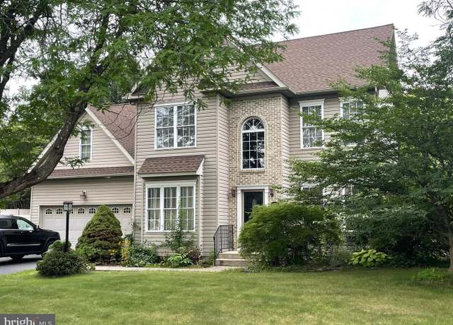 Property at 4001 Ferncroft Ln, Bethlehem, PA 18020, 4 beds, 2 baths