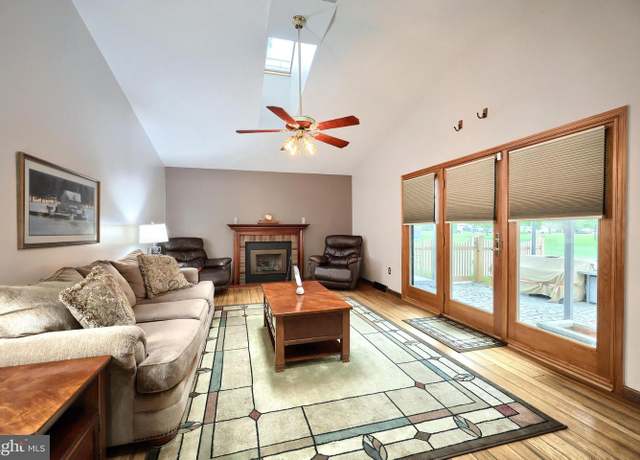 Property at 3120 Balsa St, York, PA 17404, 3 beds, 2.5 baths