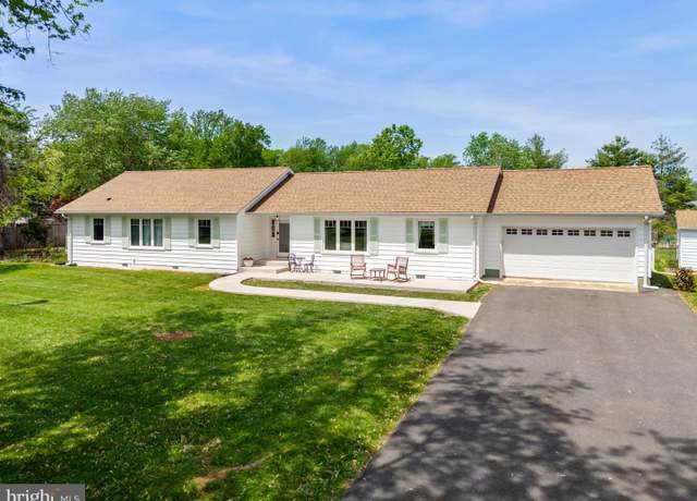 Property at 7552 Pilcher St, Warrenton, VA 20186, 3 beds, 2.5 baths