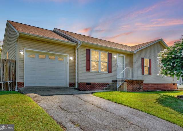 Property at 10906 Peach Tree Dr, Fredericksburg, VA 22407, 3 beds, 2 baths