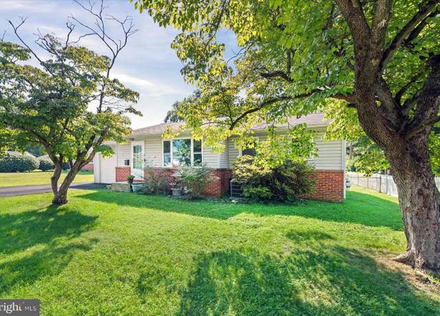 Property at 4 Flora Cir, Newark, DE 19711, 3 beds, 2 baths