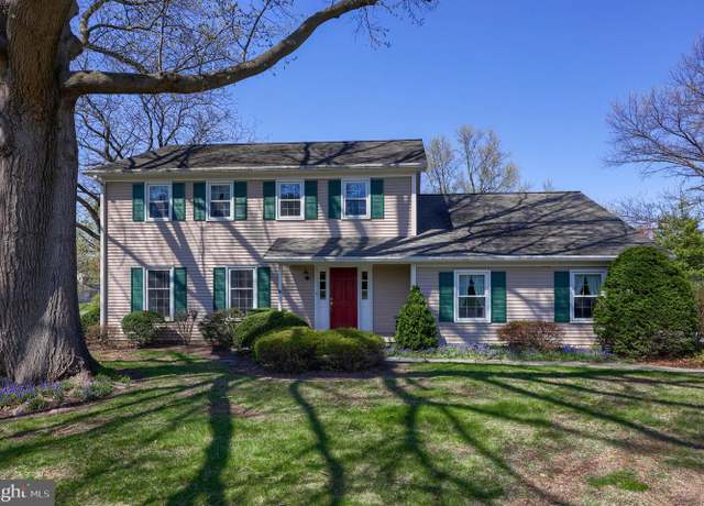 Property at 3061 Kings Ln, Lancaster, PA 17601, 4 beds, 2.5 baths