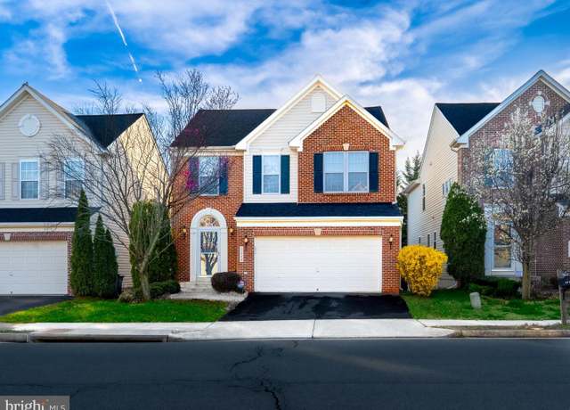 Property at 13779 Lowe St, Chantilly, VA 20151, 4 beds, 3.5 baths
