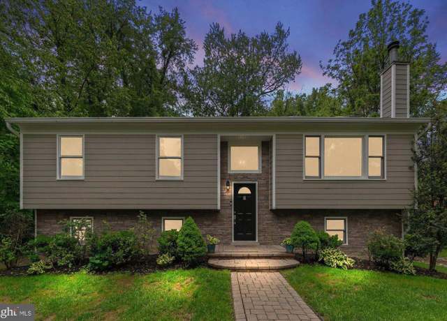 Property at 10133 Pine St, Oakton, VA 22124, 5 beds, 3 baths