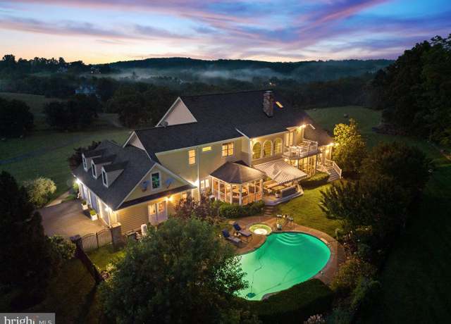 Property at 40959 Pacer Ln, Paeonian Springs, VA 20129, 5 beds, 6.5 baths