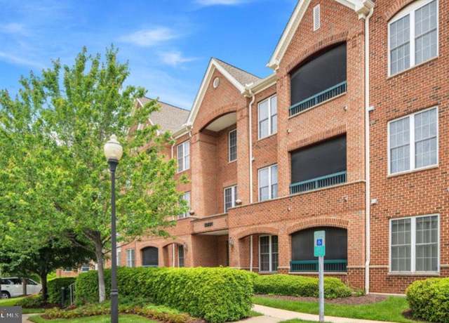 Property at 13891 Chelmsford Dr #201, Gainesville, VA 20155, 2 beds, 2 baths